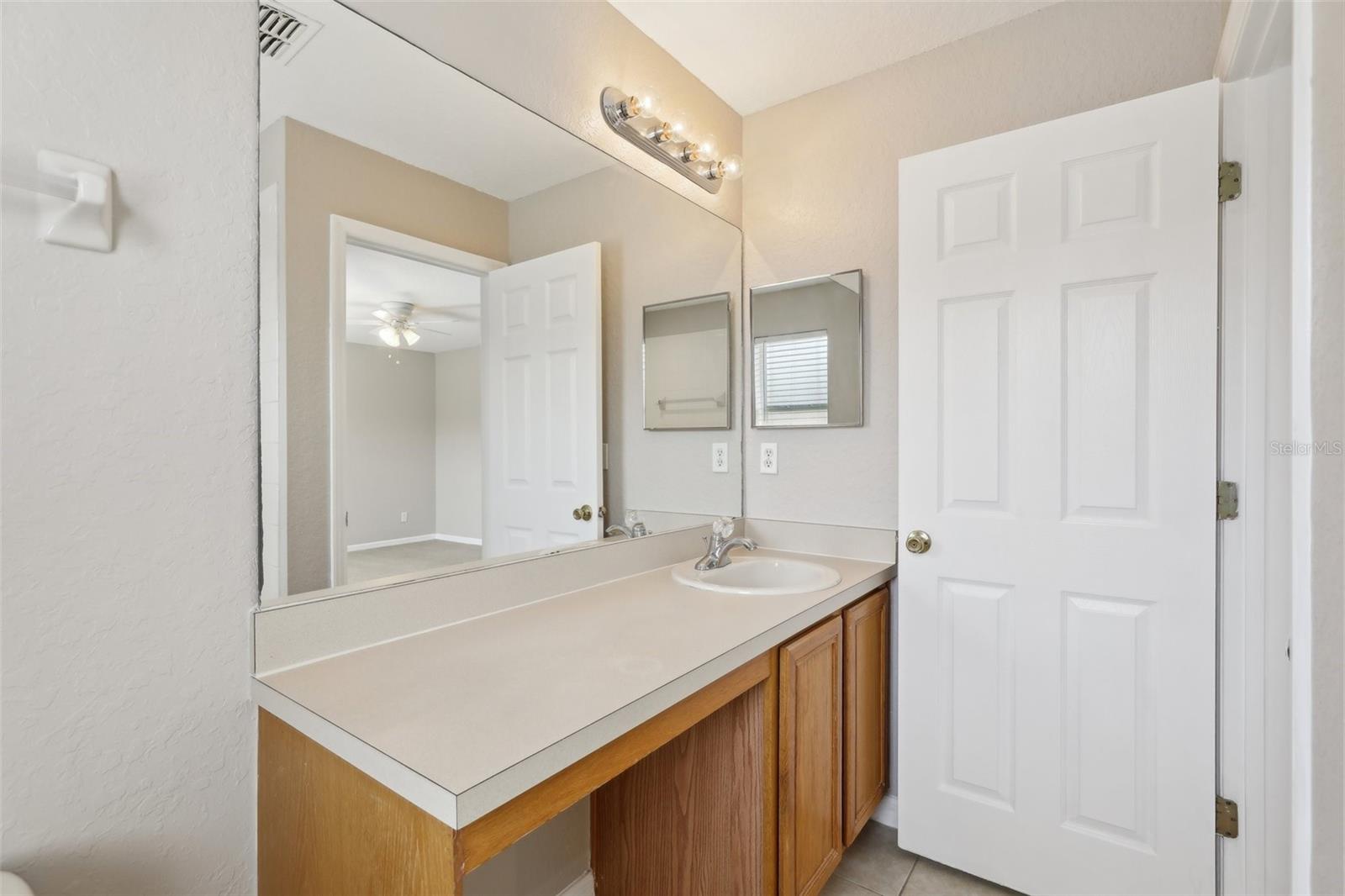 2718 BUSHMAN DR