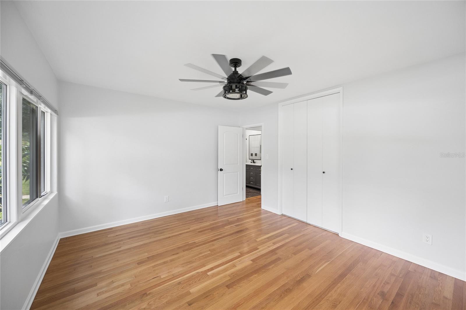 22 POINSETTIA DR