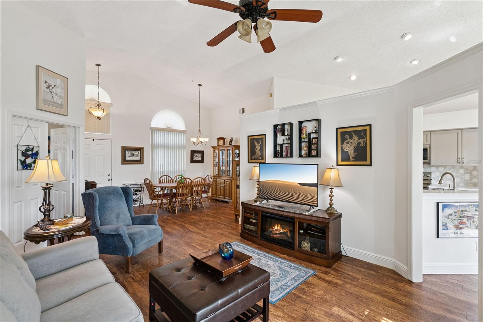 1927 MAGIES CT