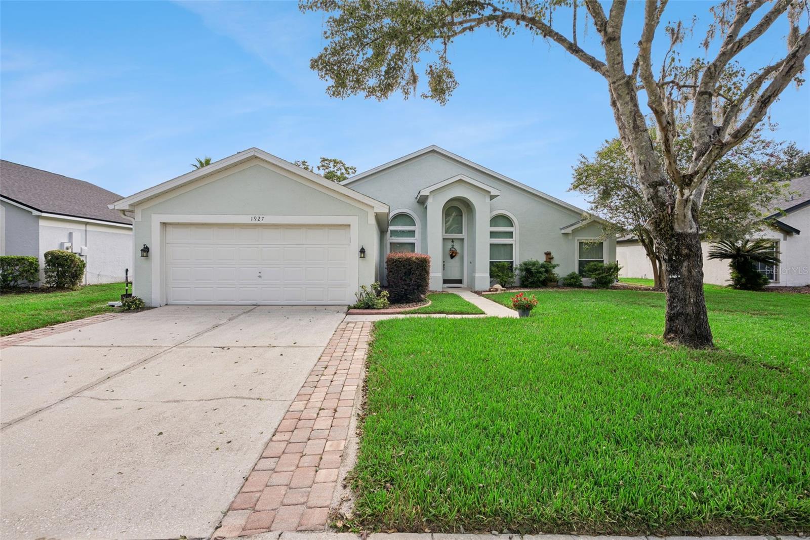 1927 MAGIES CT