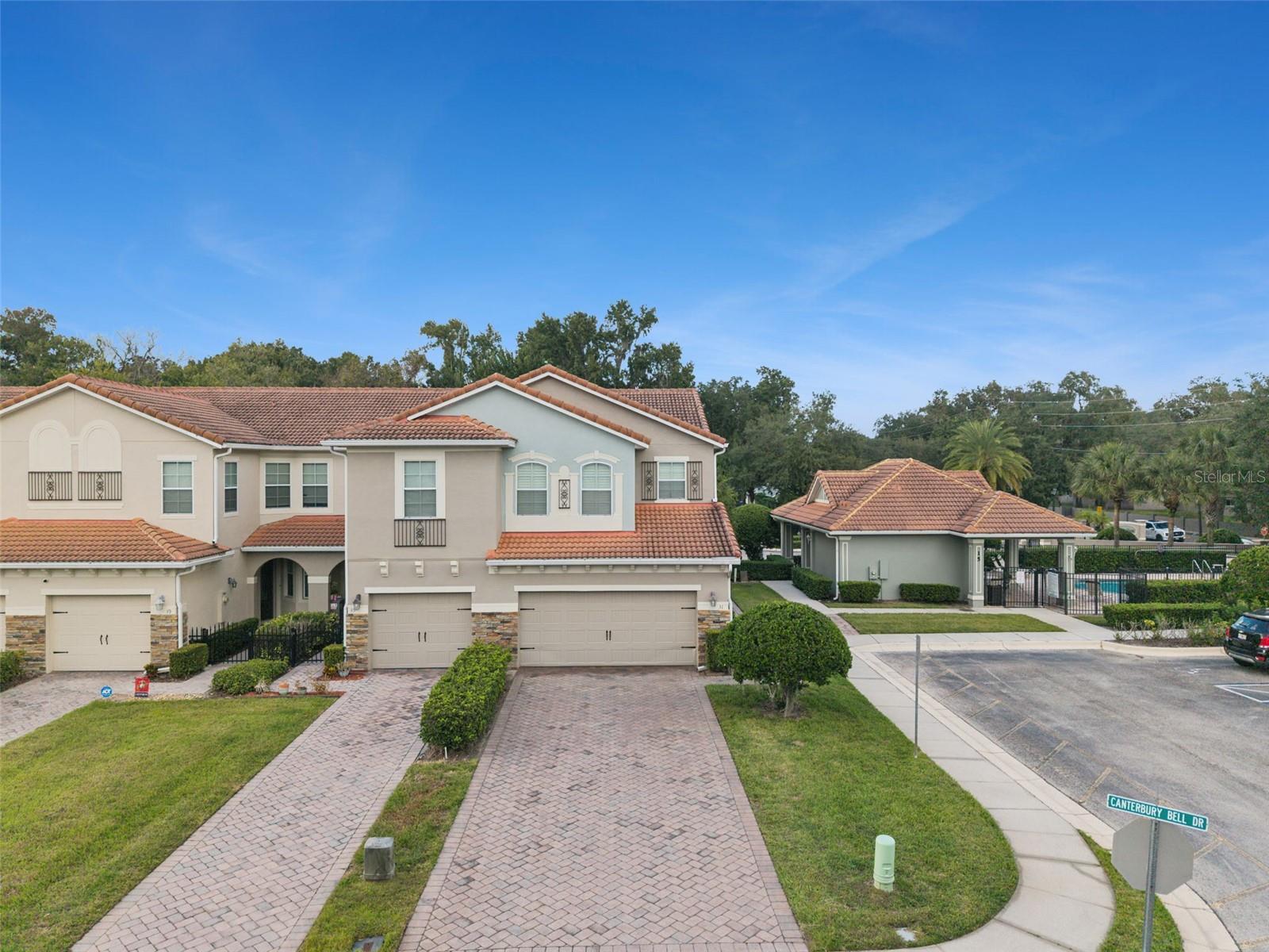 31 CANTERBURY BELL DR