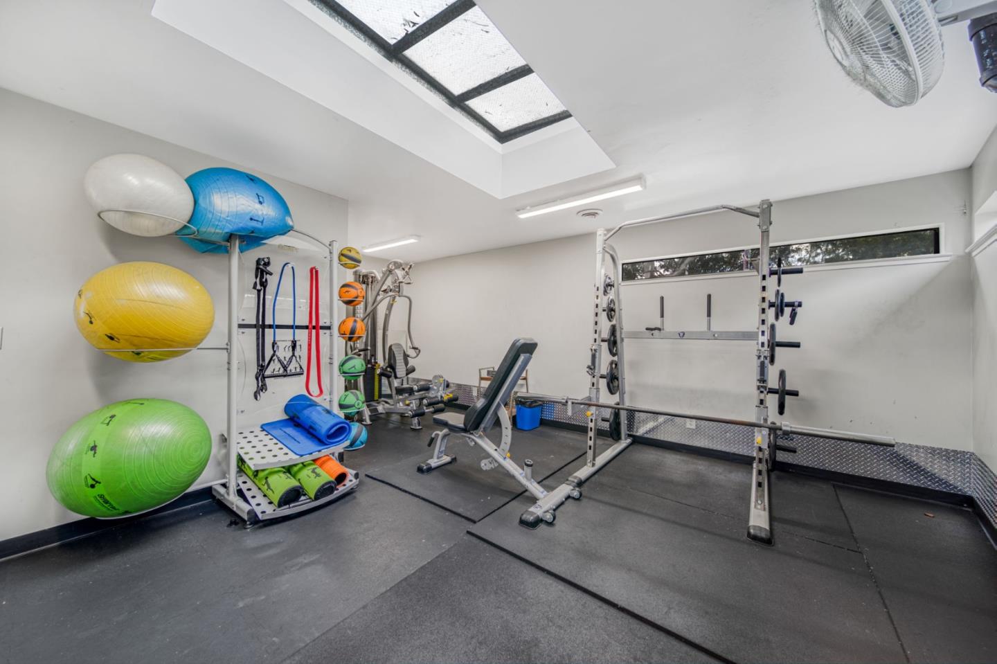 1919 Alameda De Las Pulgas 3