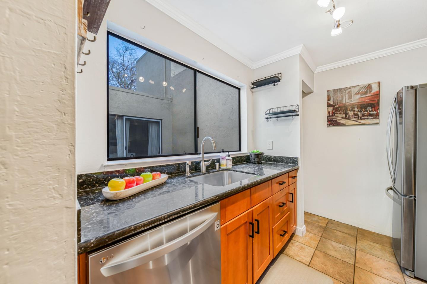 1919 Alameda De Las Pulgas 3