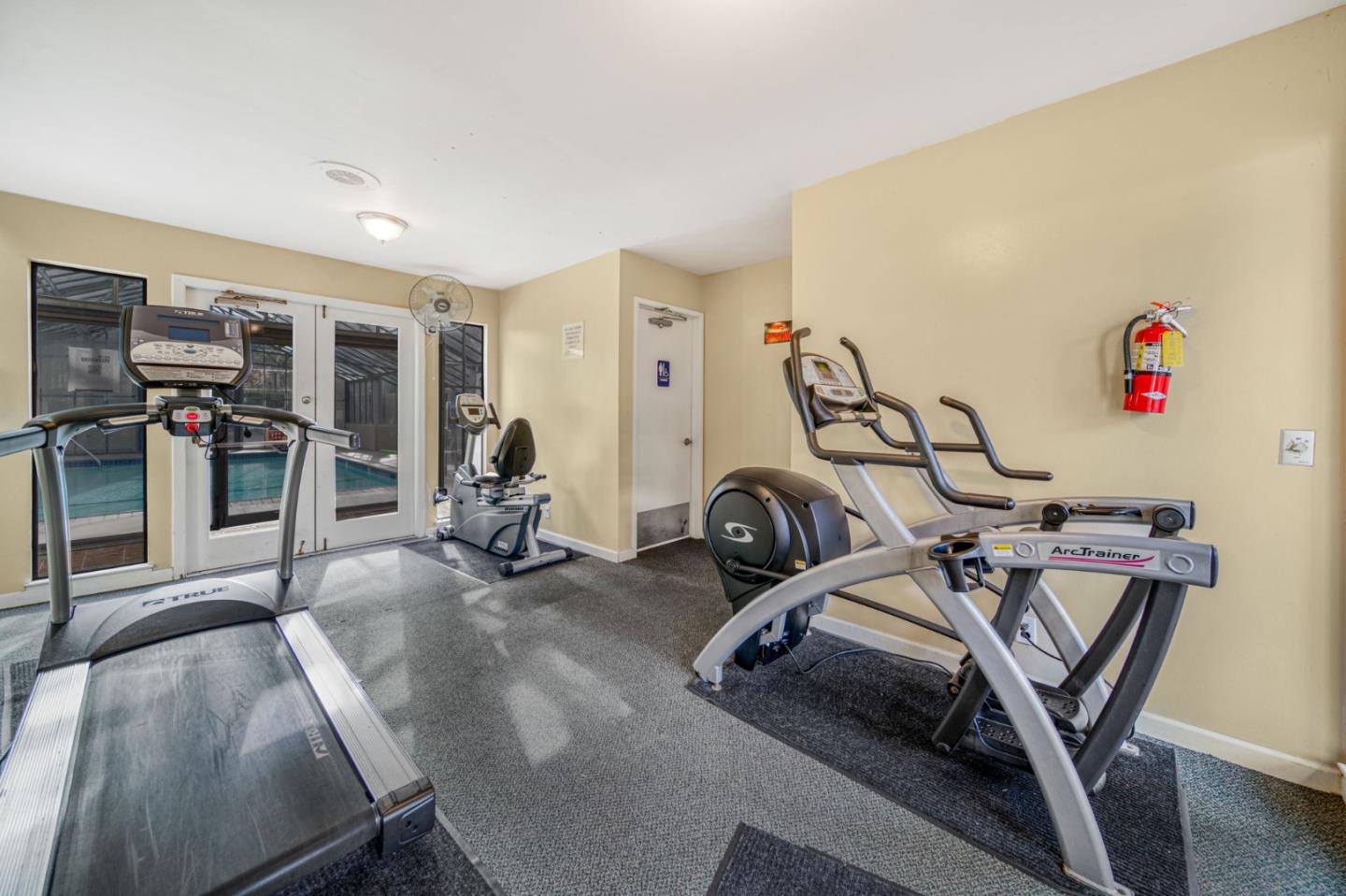 1919 Alameda De Las Pulgas 3