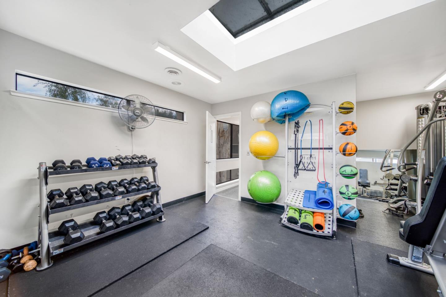 1919 Alameda De Las Pulgas 3