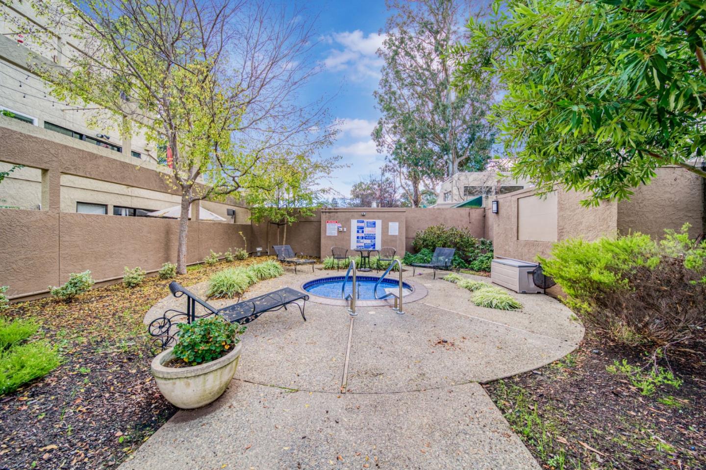 1919 Alameda De Las Pulgas 3