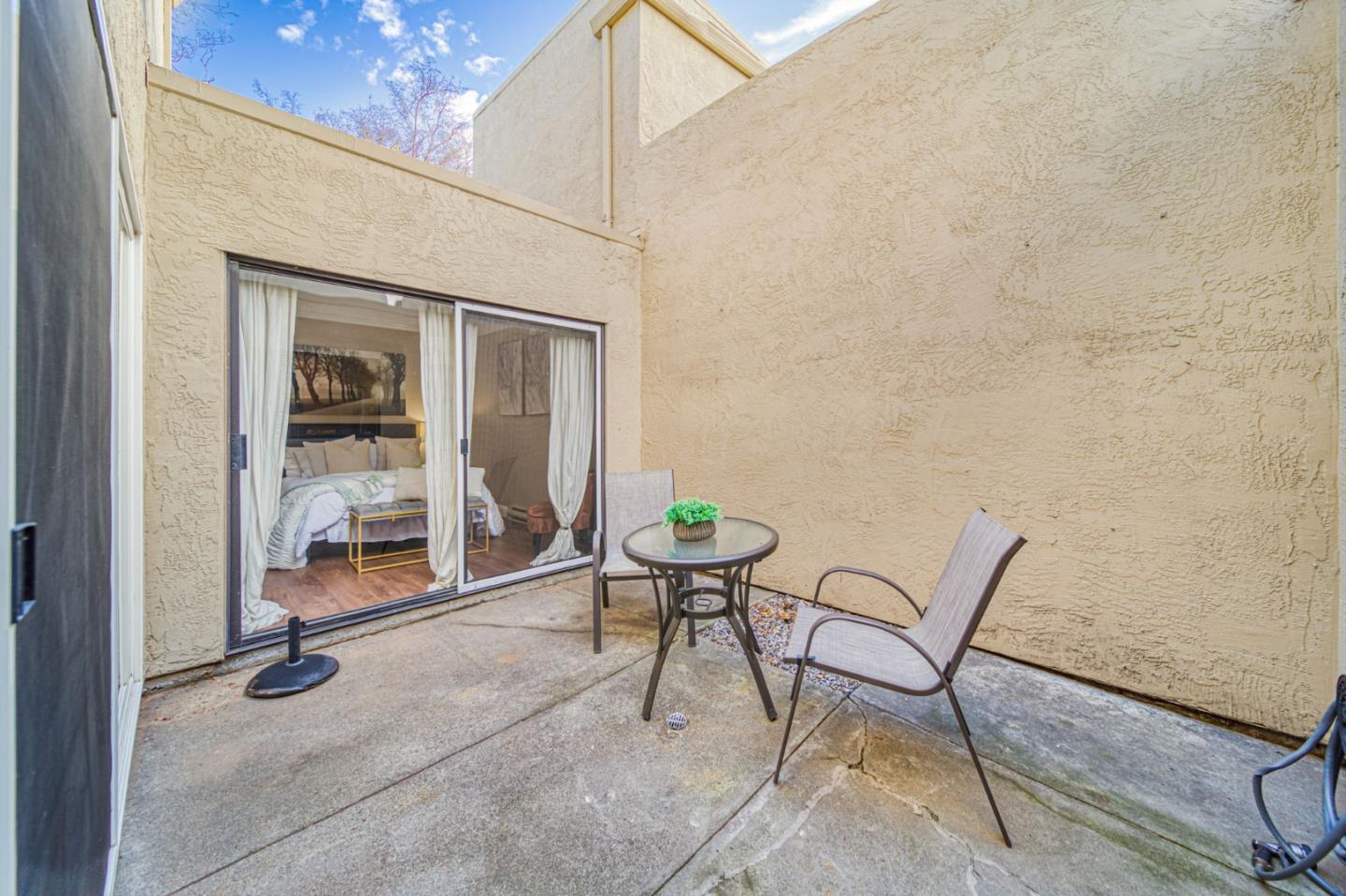 1919 Alameda De Las Pulgas 3