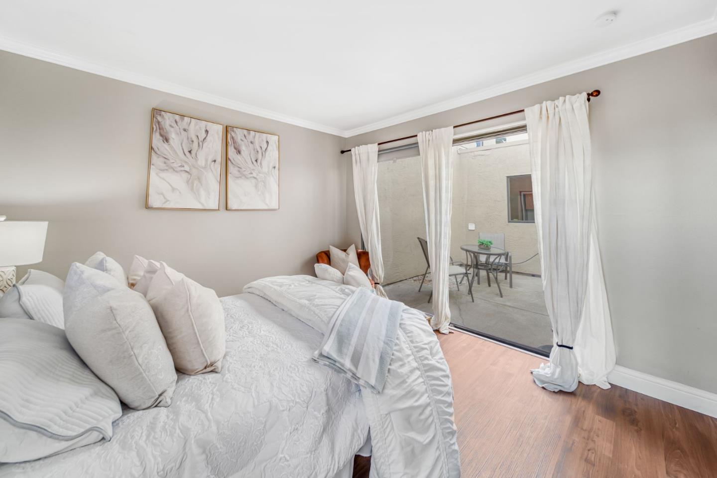 1919 Alameda De Las Pulgas 3