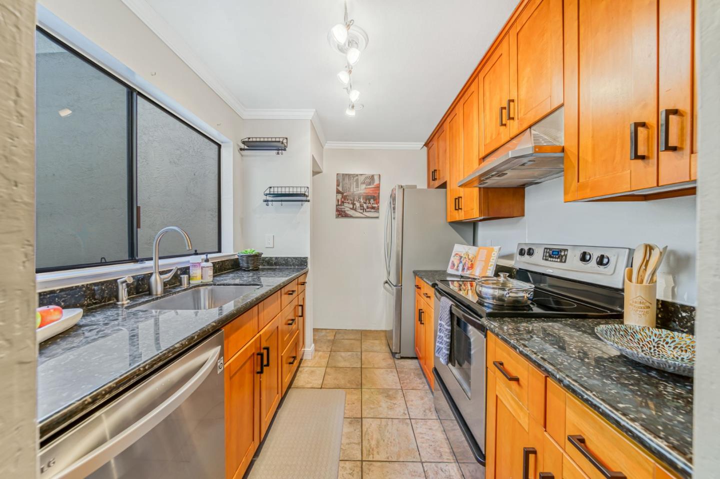 1919 Alameda De Las Pulgas 3