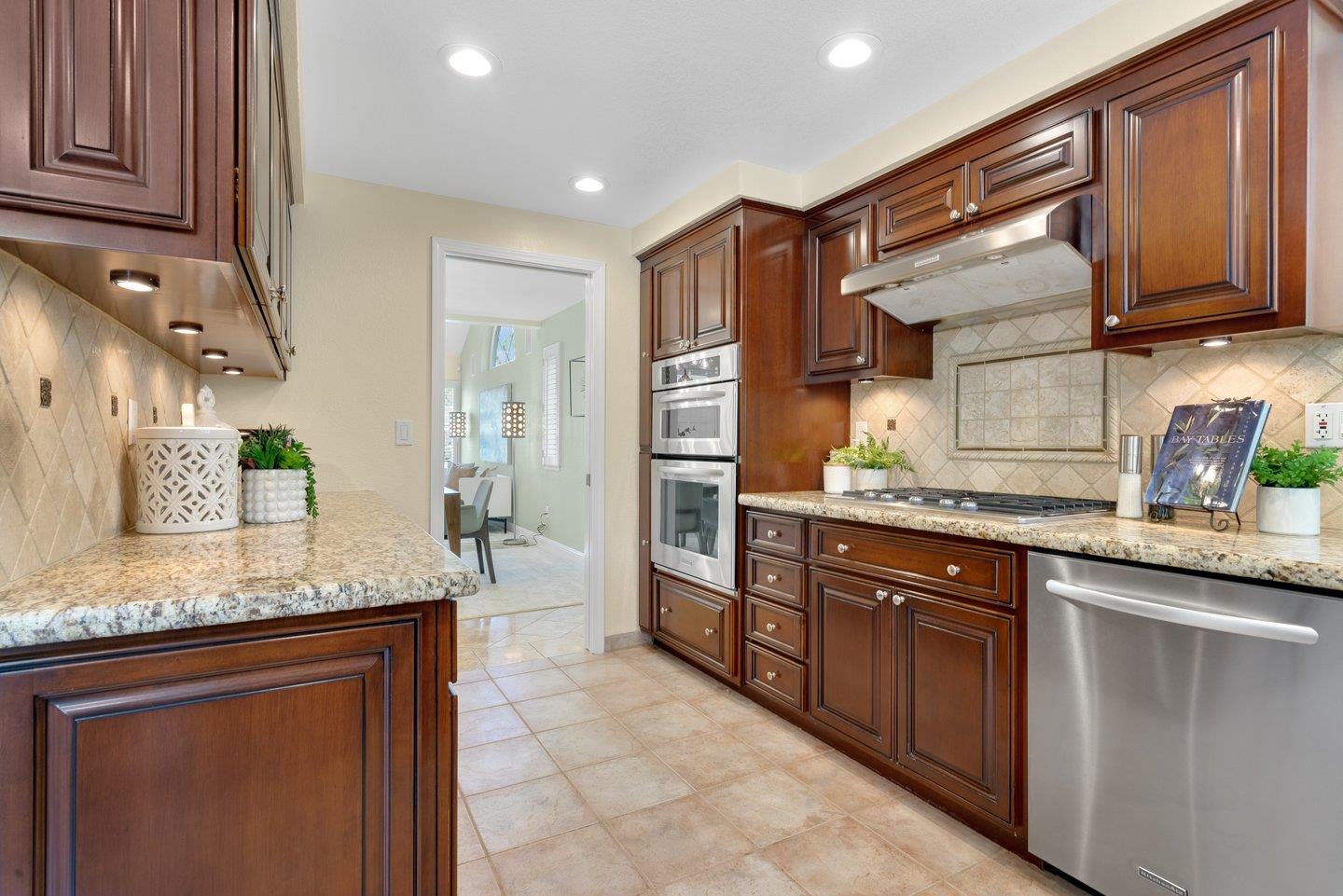 504 Saint Vincent LN