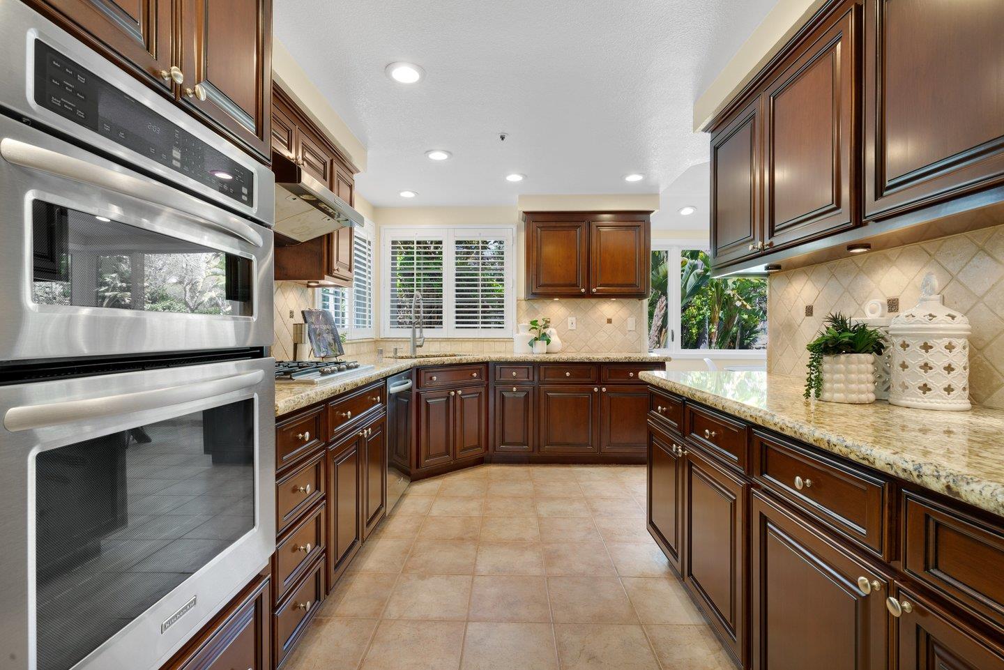 504 Saint Vincent LN