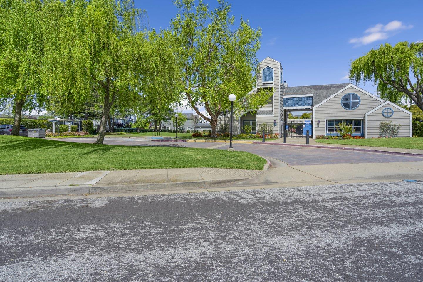 504 Saint Vincent LN