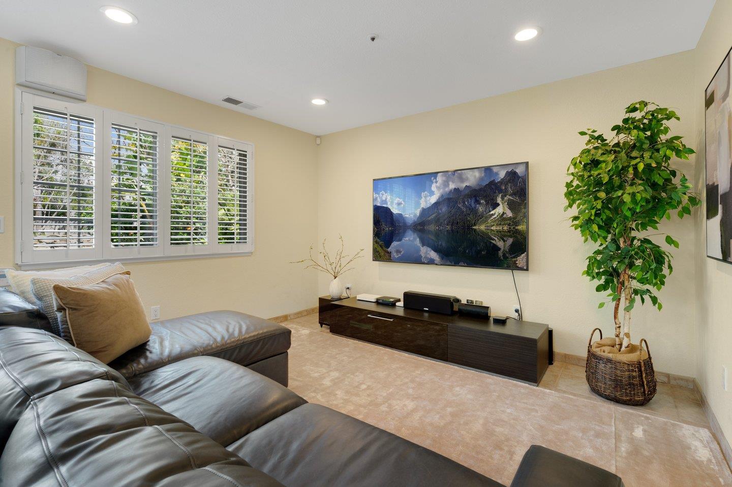 504 Saint Vincent LN