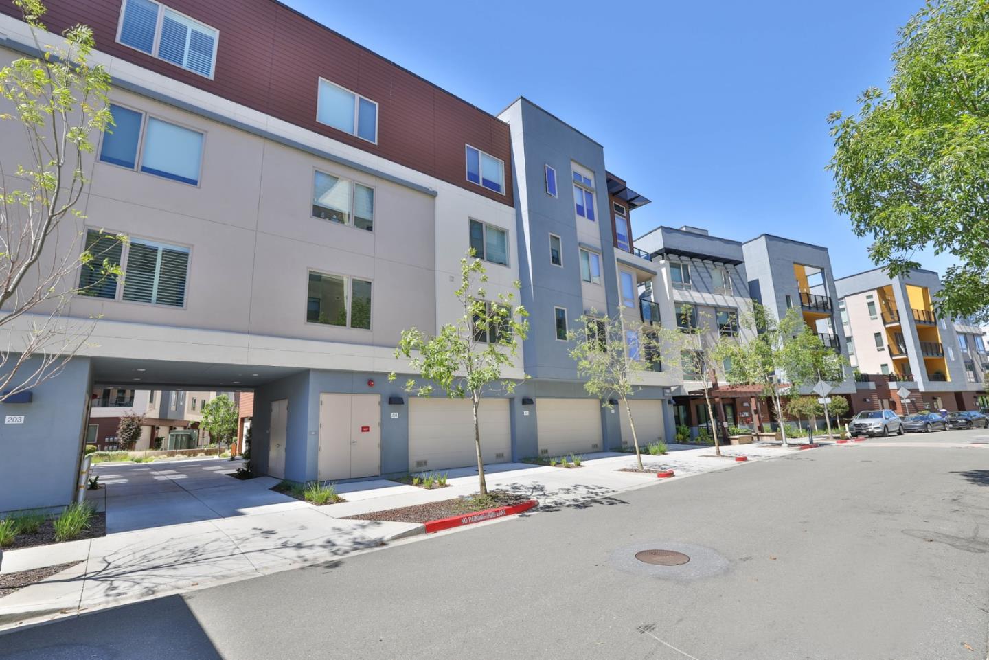 1089 Foster Square LN 204