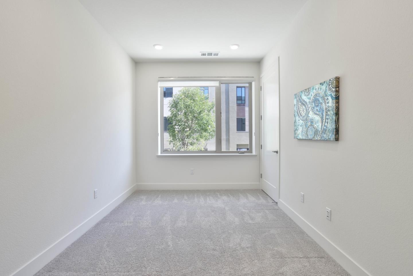 1089 Foster Square LN 204