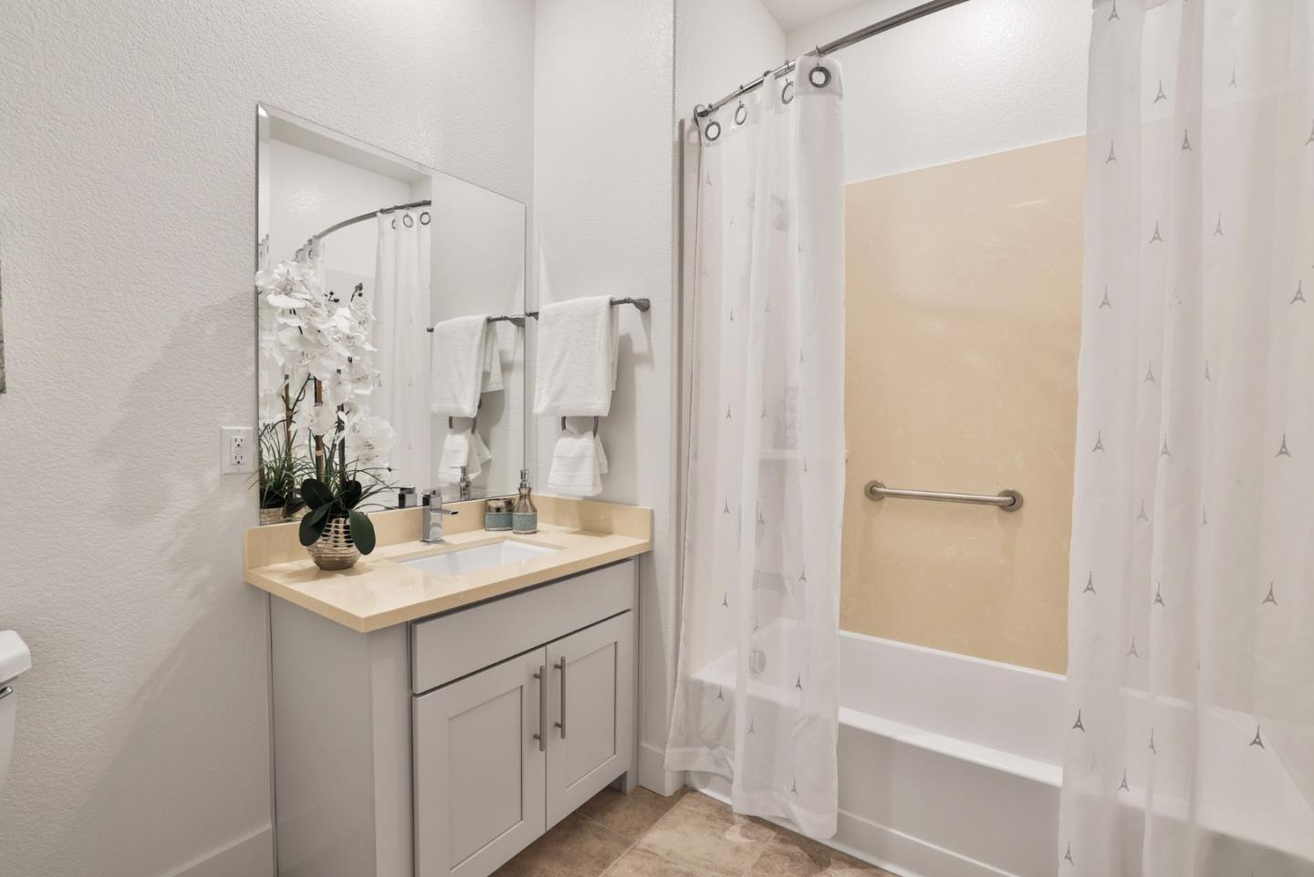 1089 Foster Square LN 204