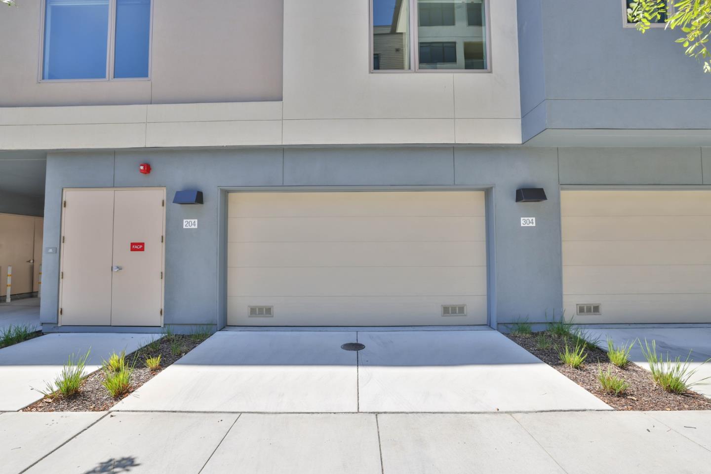 1089 Foster Square LN 204