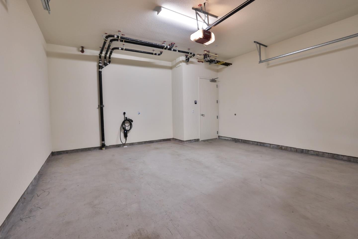 1089 Foster Square LN 204