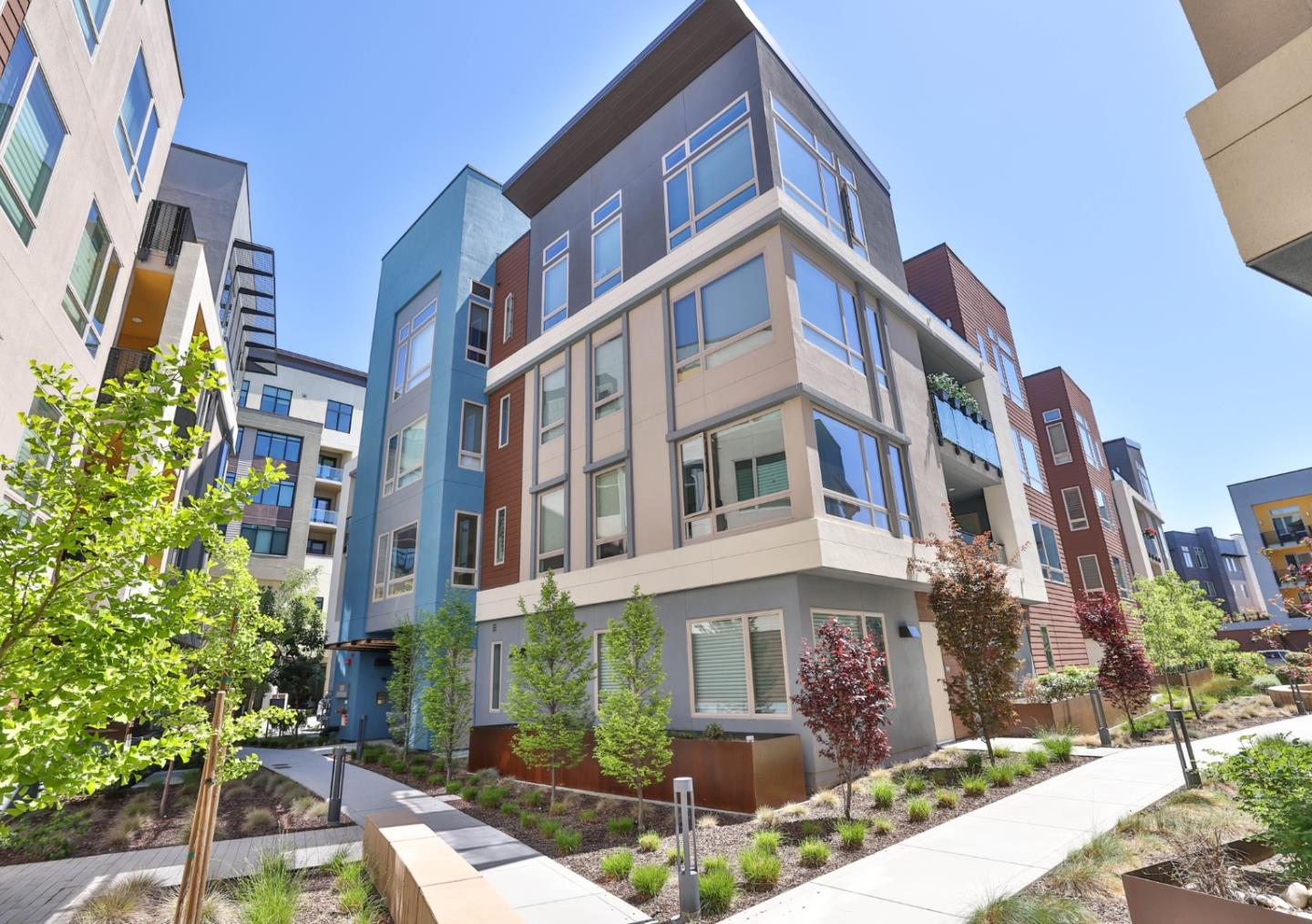 1089 Foster Square LN 204