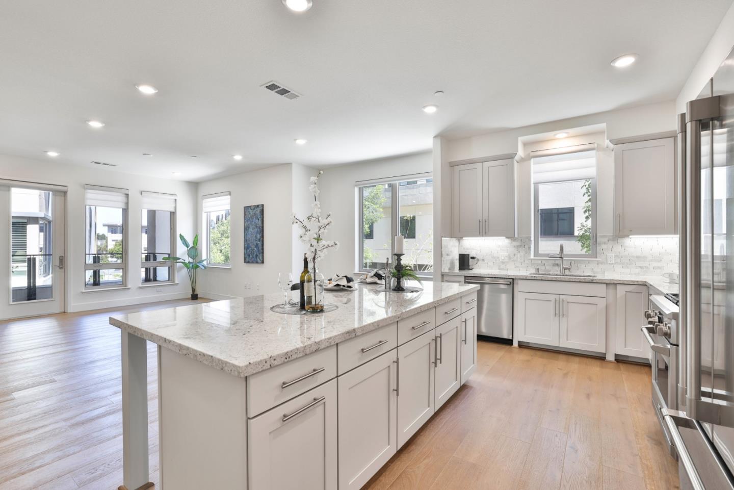 1089 Foster Square LN 204