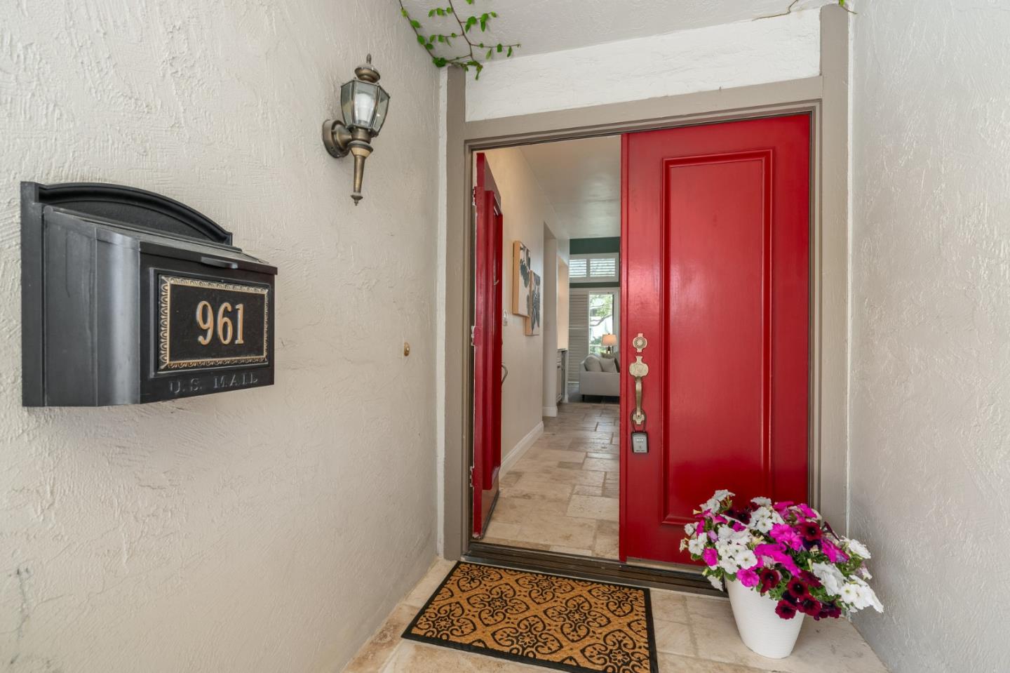 961 Pizarro LN