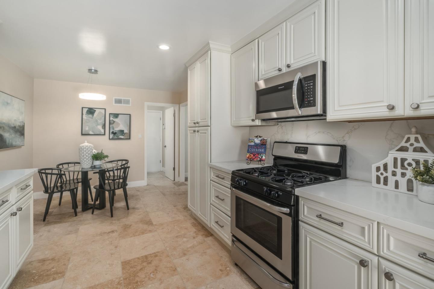 961 Pizarro LN
