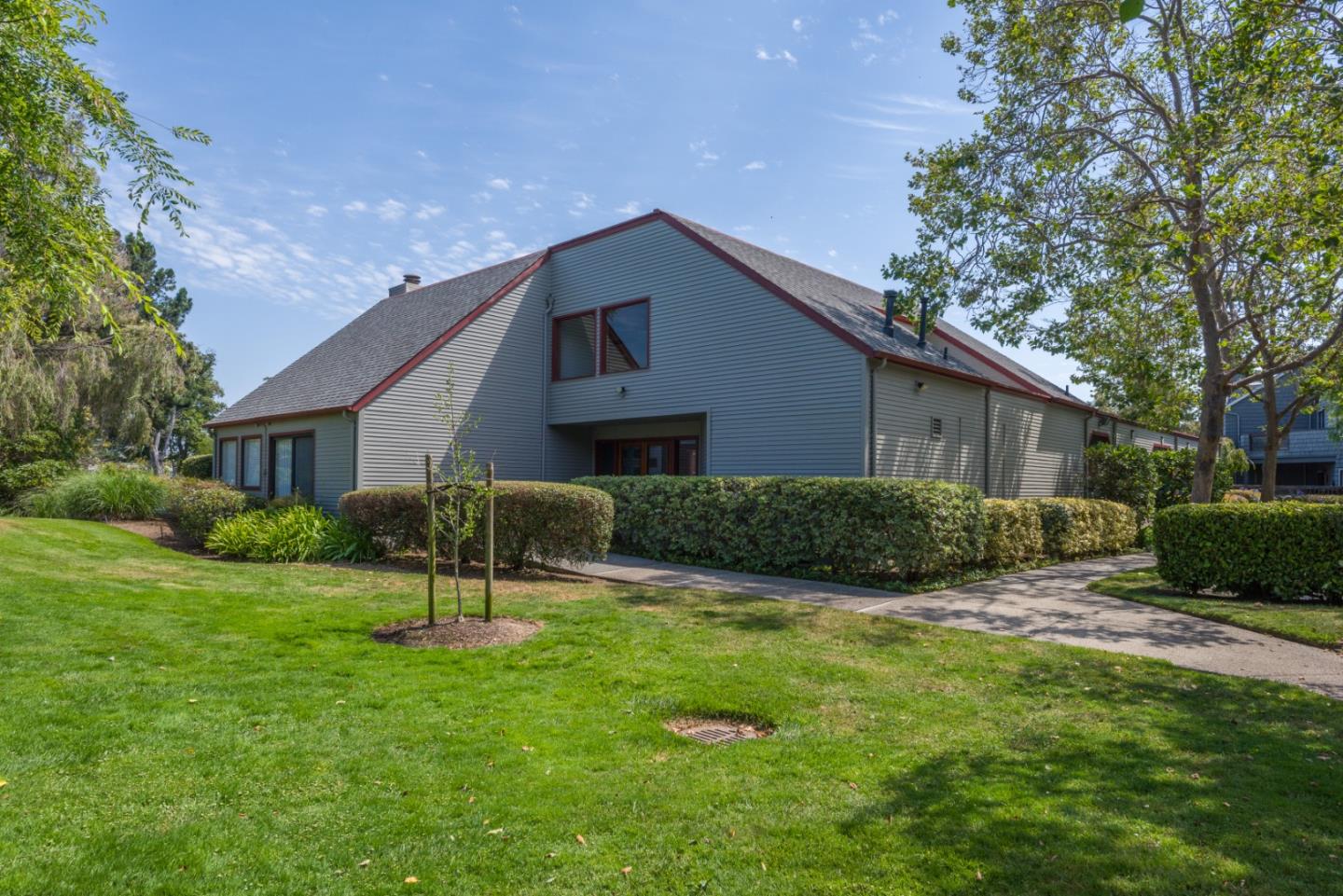 911 Shoreline DR