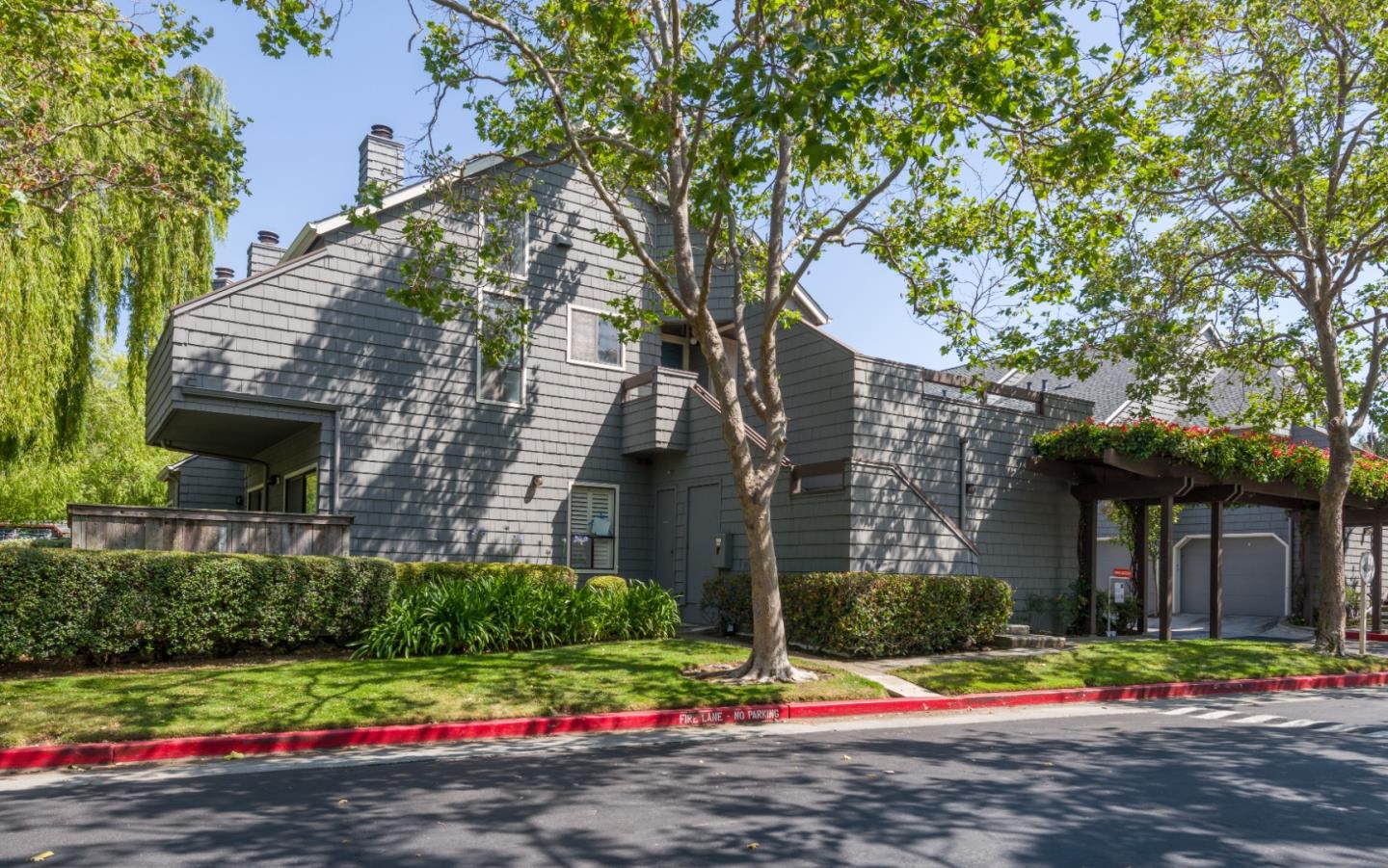 911 Shoreline DR