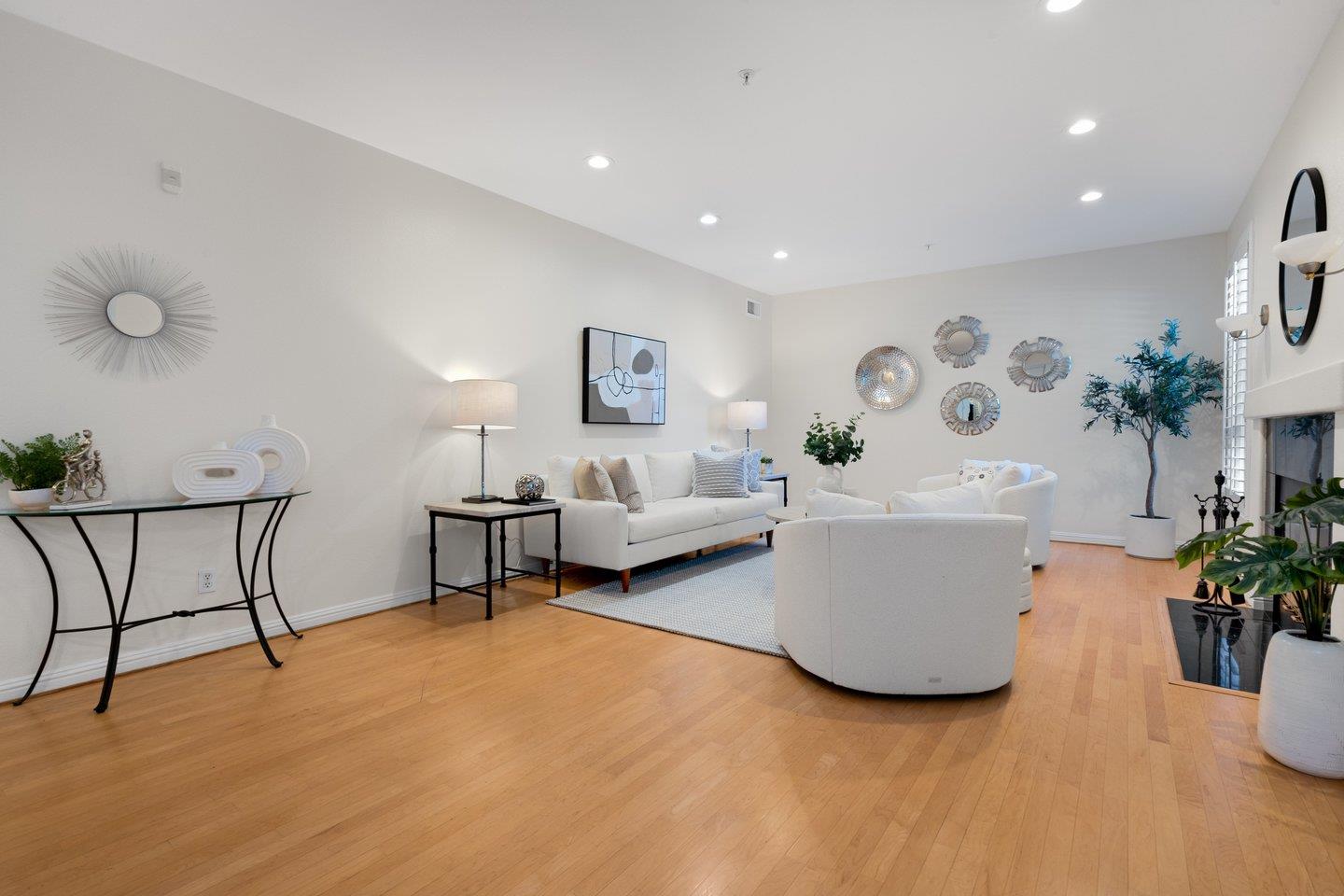 880 Meridian Bay LN 109