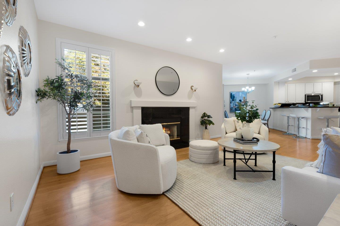 880 Meridian Bay LN 109