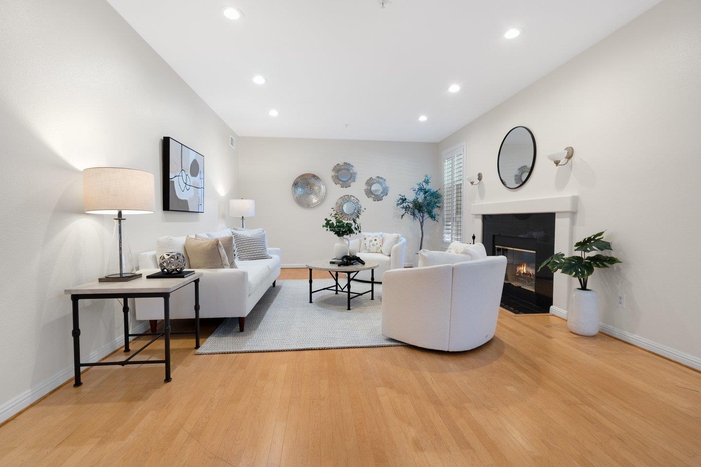 880 Meridian Bay LN 109