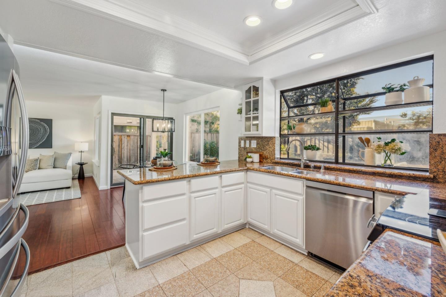 1012 Windjammer CIR