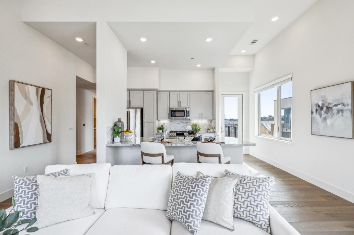 1078 Foster Square LN 401