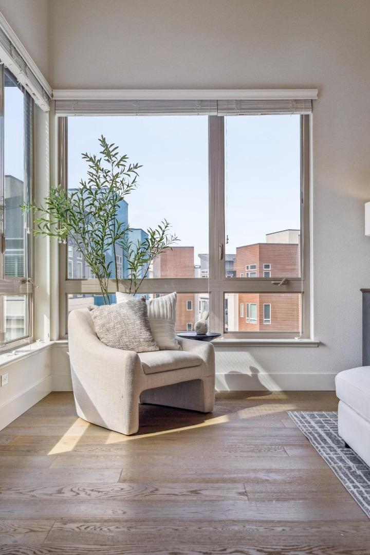 1078 Foster Square LN 401