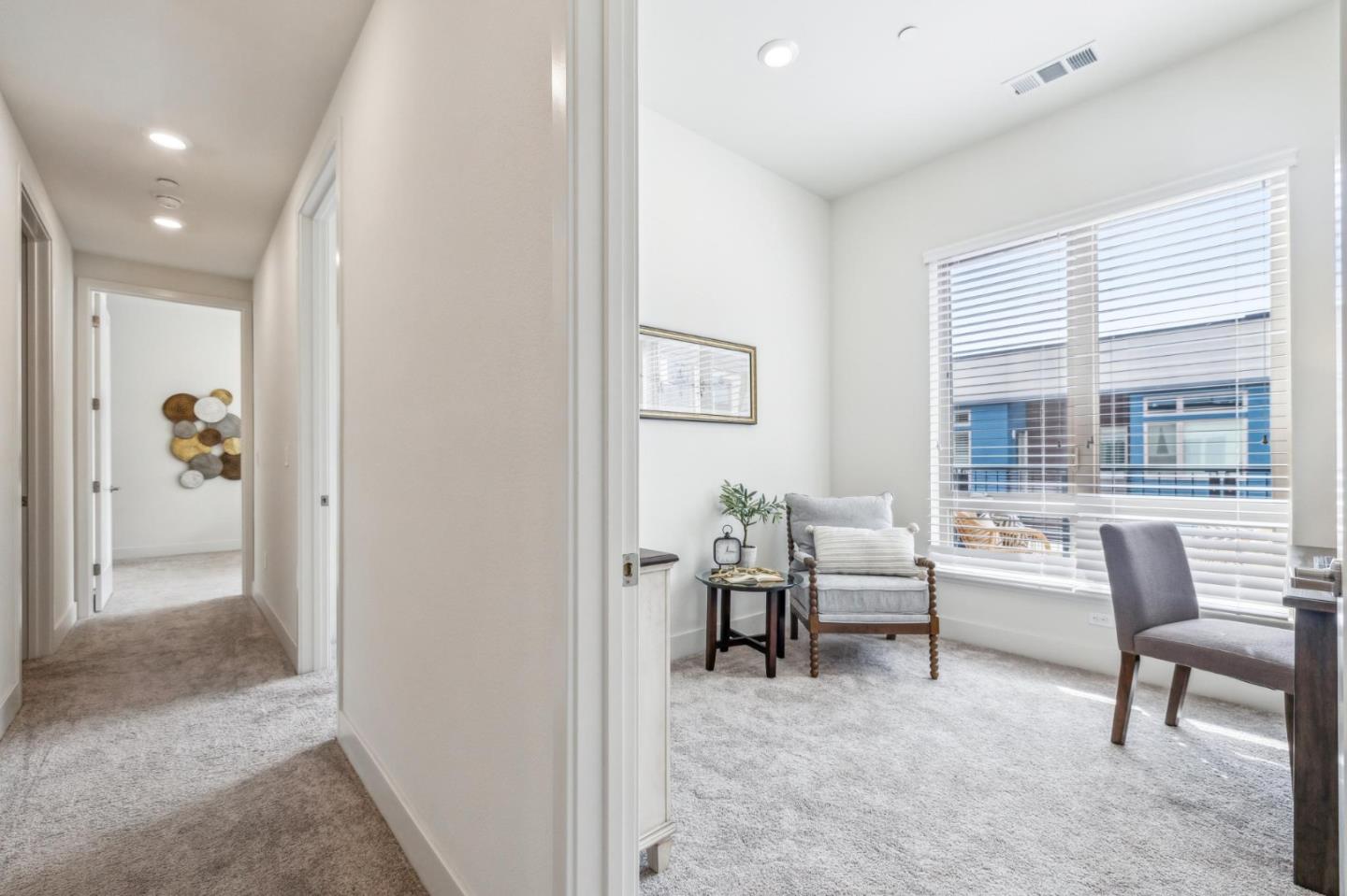 1078 Foster Square LN 401