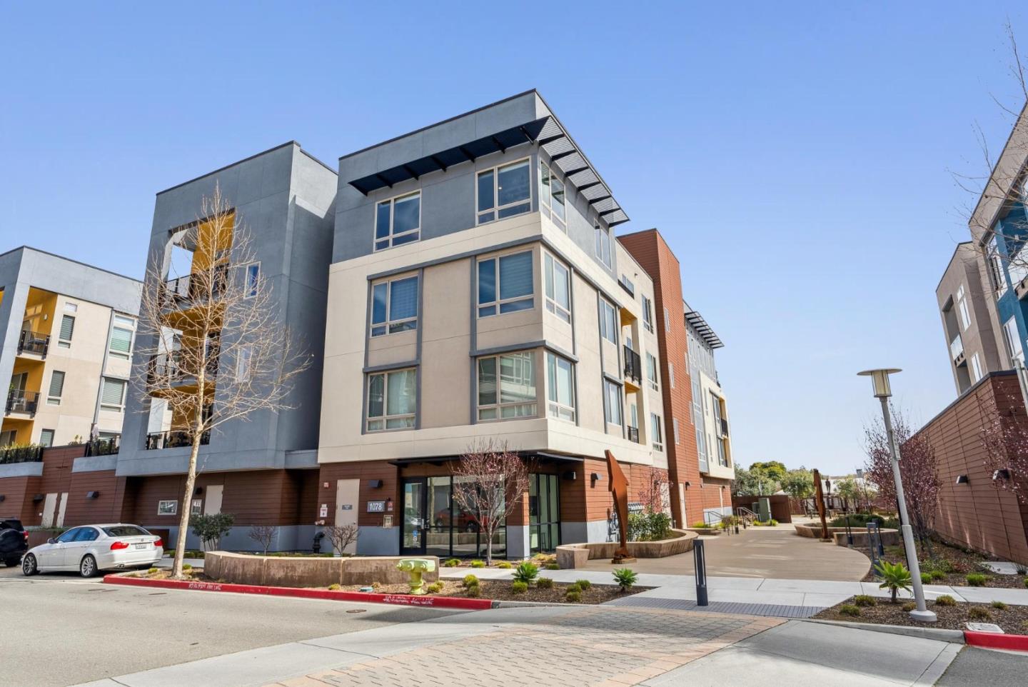 1078 Foster Square LN 401