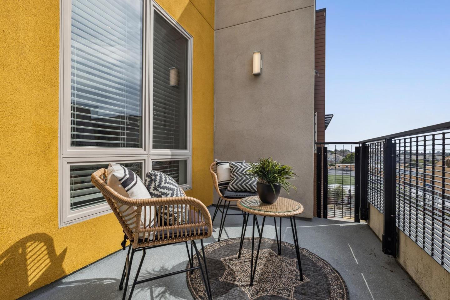 1078 Foster Square LN 401