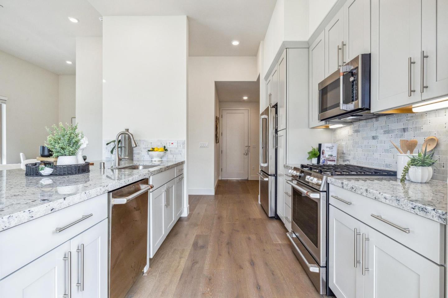 1078 Foster Square LN 401