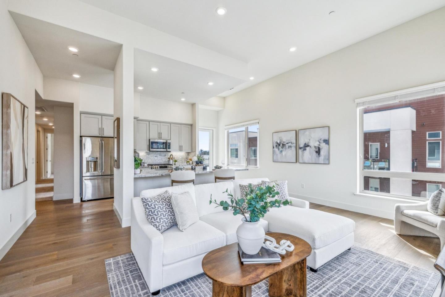 1078 Foster Square LN 401