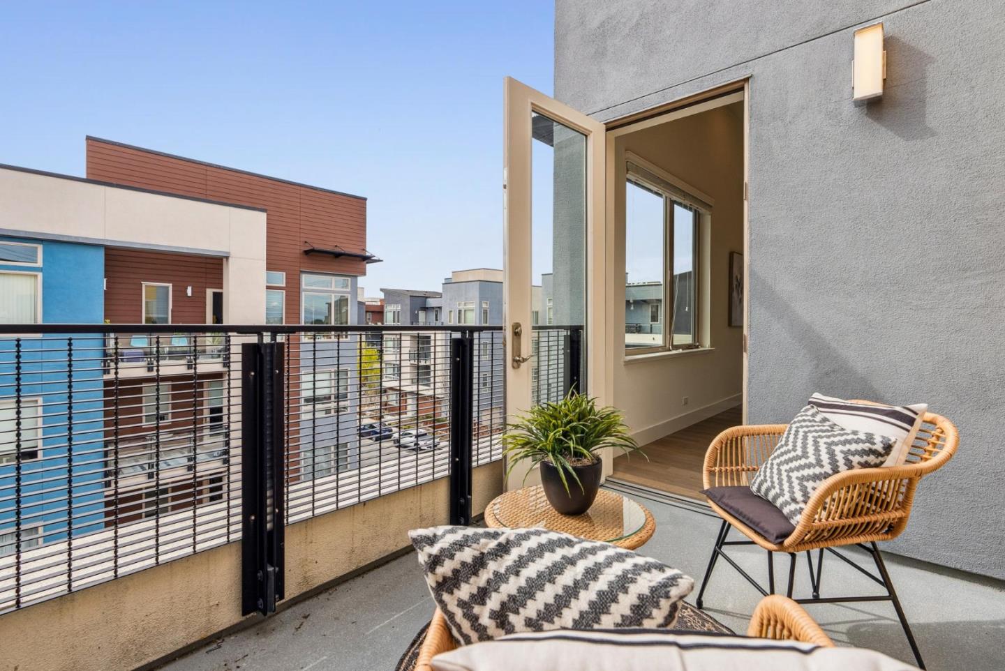 1078 Foster Square LN 401