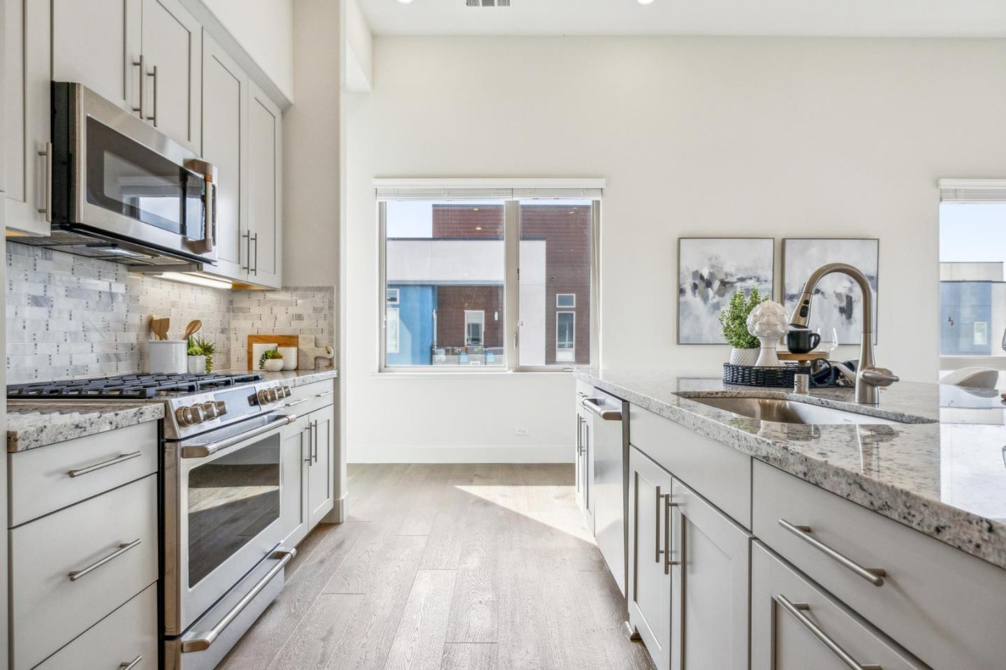 1078 Foster Square LN 401