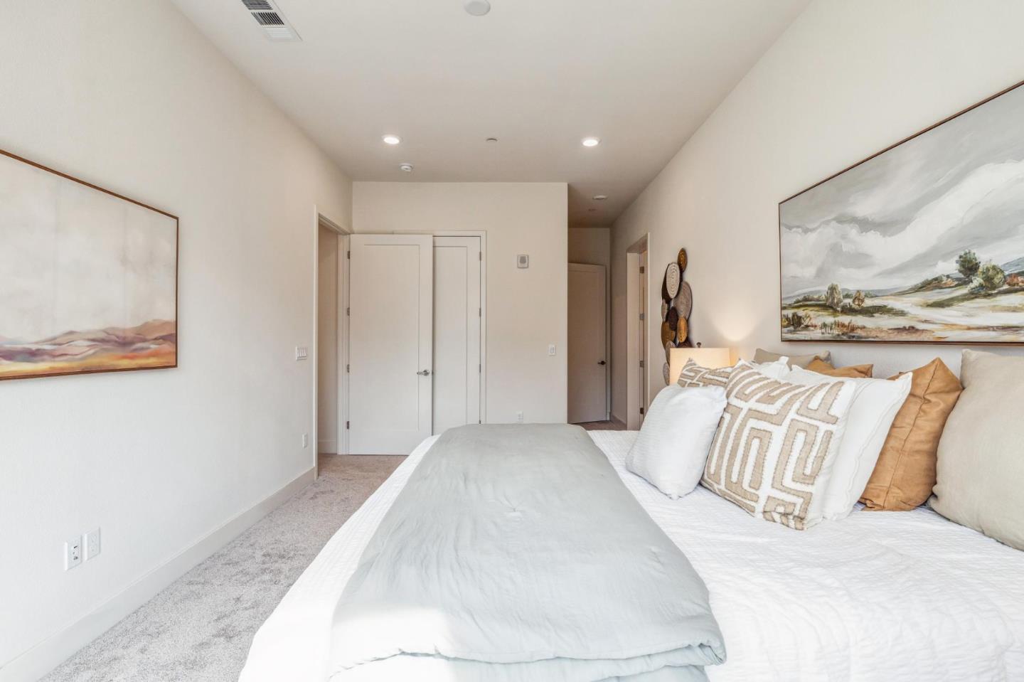 1078 Foster Square LN 401