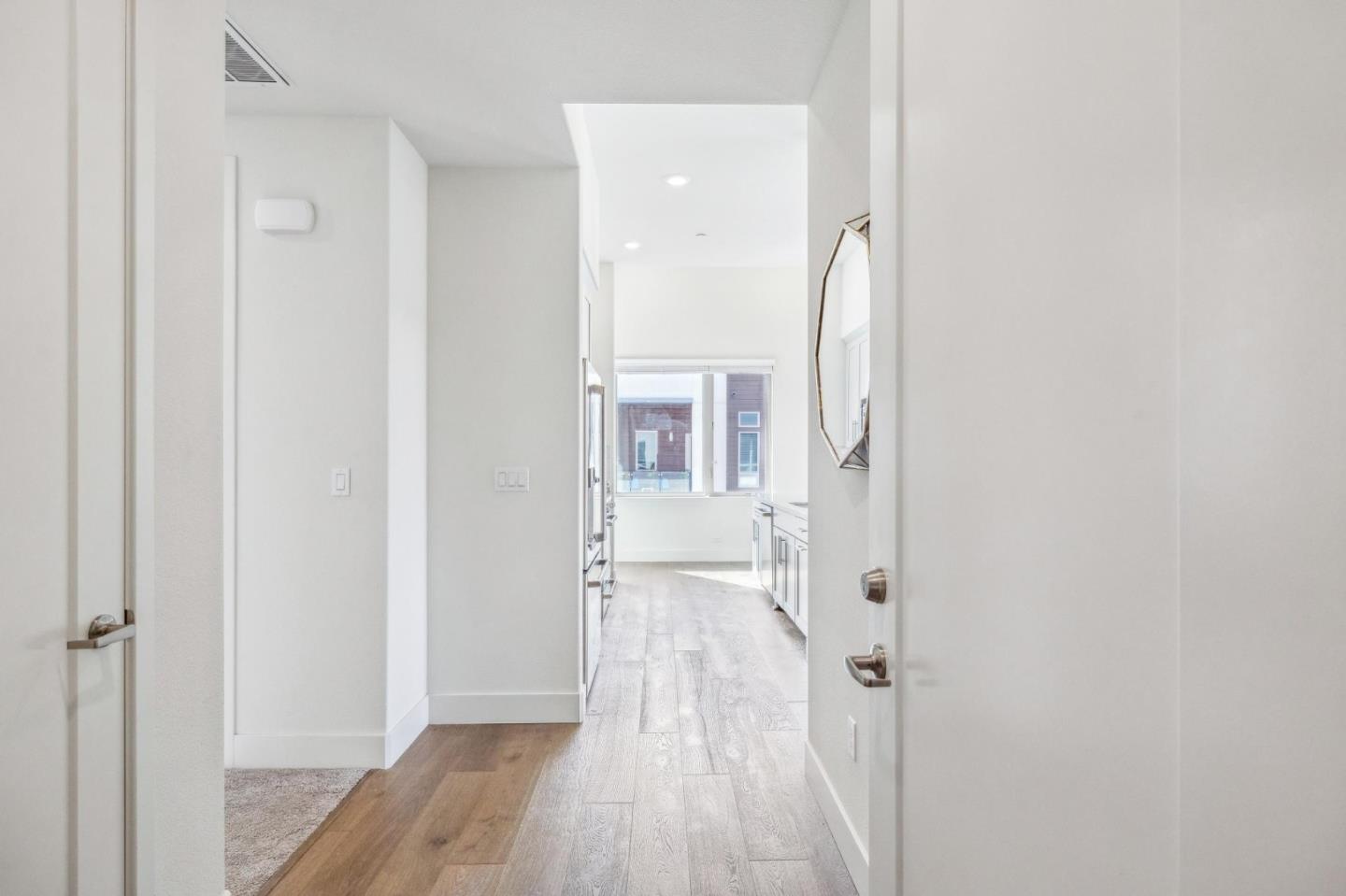 1078 Foster Square LN 401