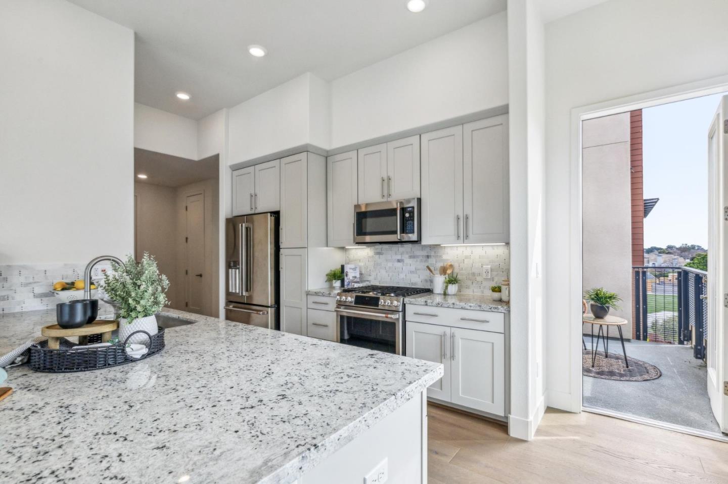 1078 Foster Square LN 401