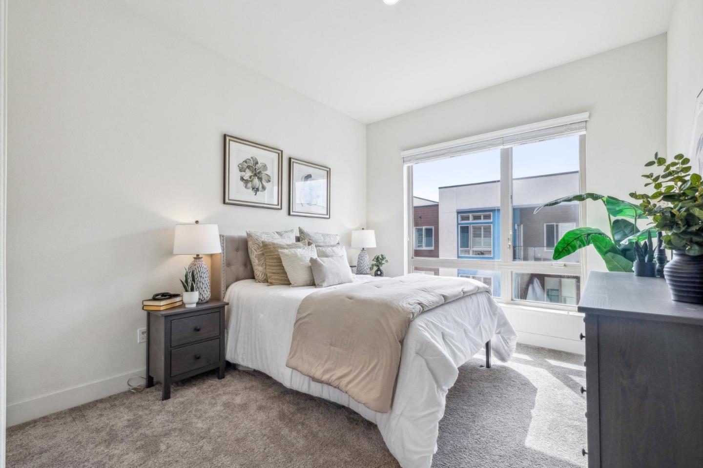 1078 Foster Square LN 401