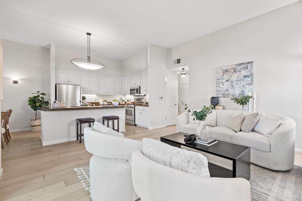 550 El Camino Real 103