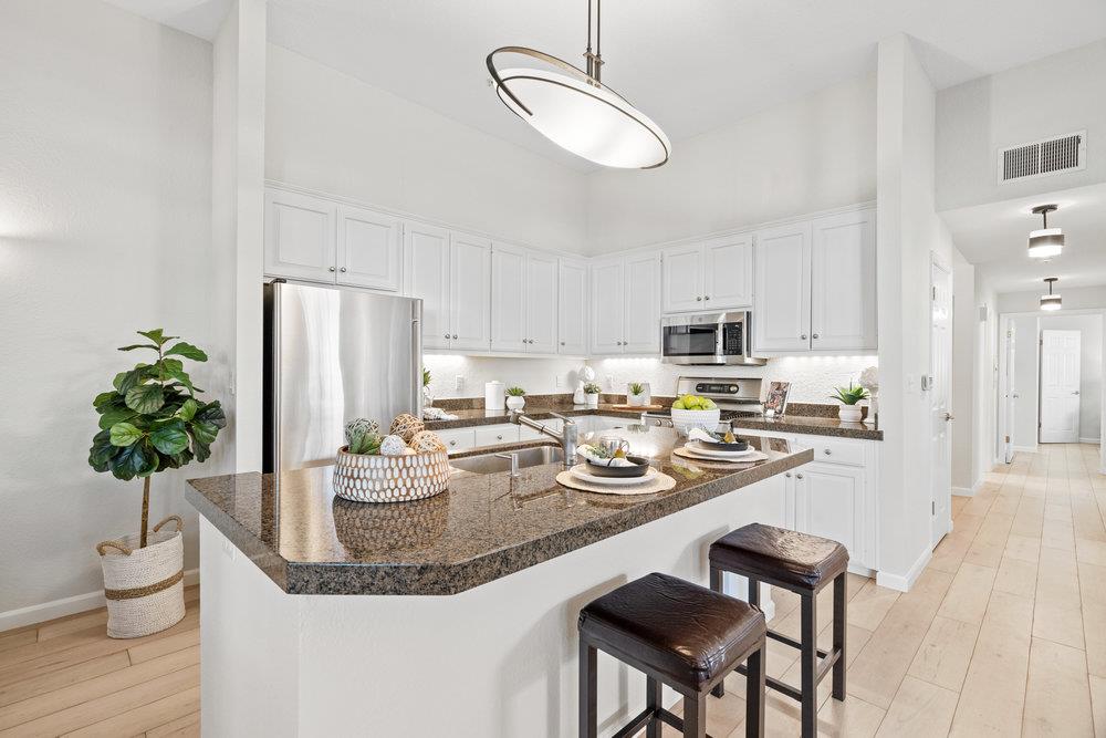 550 El Camino Real 103