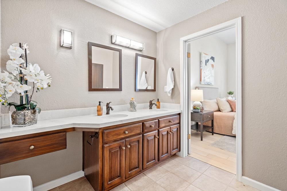 550 El Camino Real 103