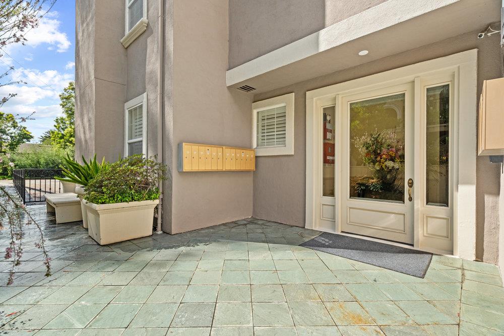 550 El Camino Real 103