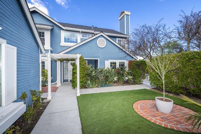 10 Port Royal AVE